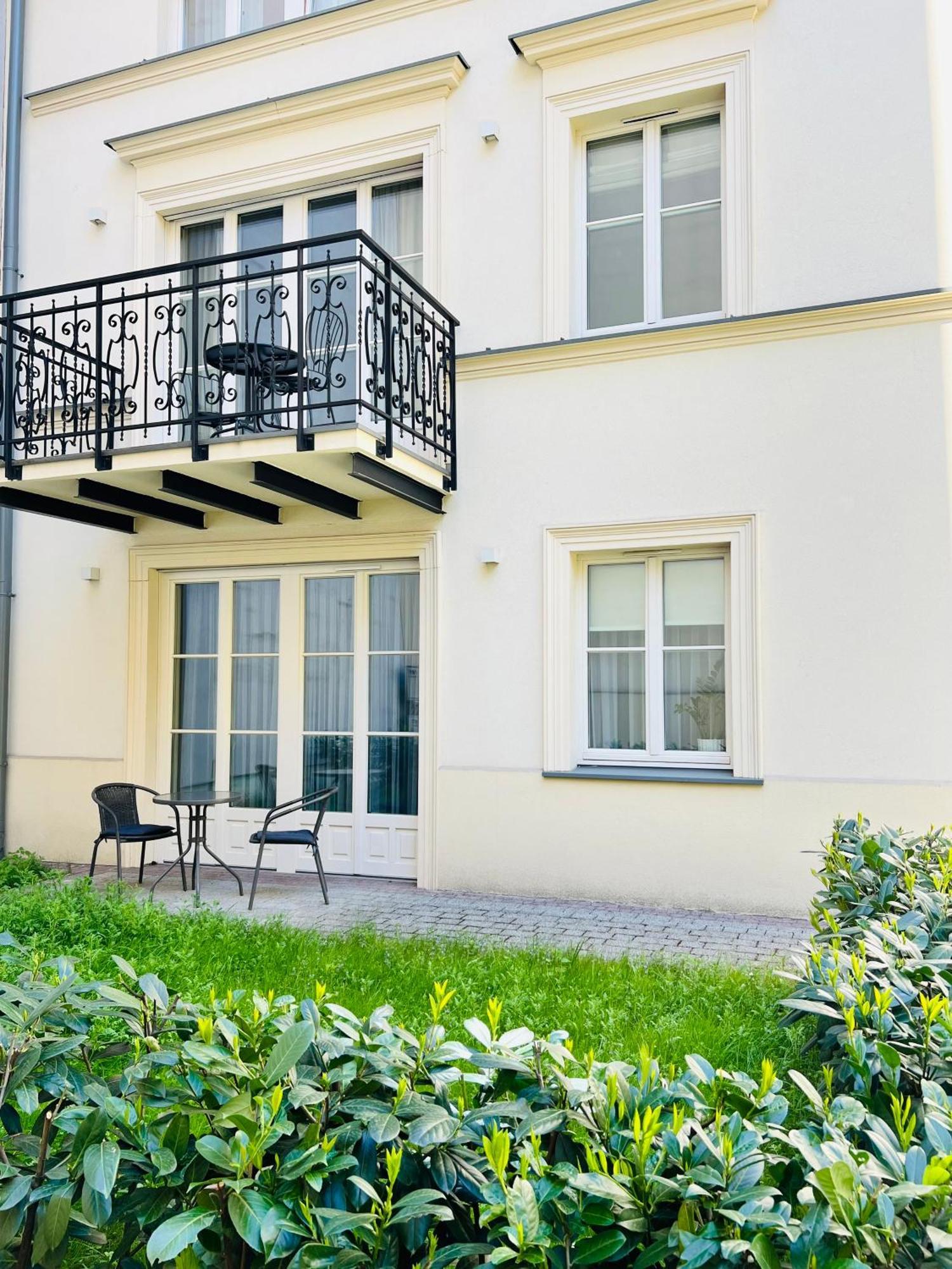 Atrium - Old Town Luxury Apartments - By Upstairs Krakau Exterior foto